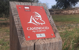 Nueva placa de una de las señales del Camino del Cid en Bufali (Valencia) Nueva placa de una de las señales del Camino del Cid en Bufali (Valencia)