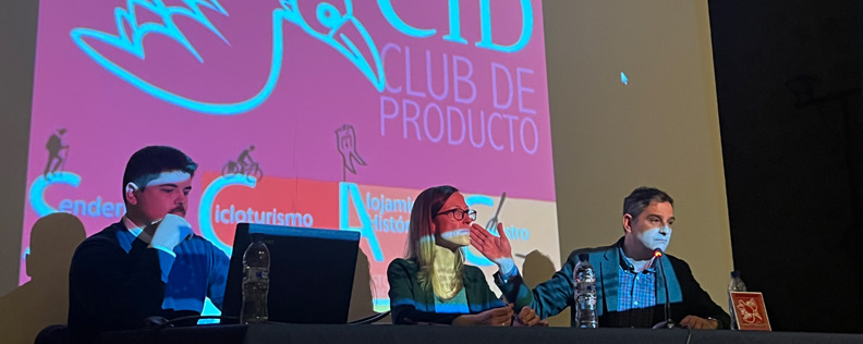 Inicio de la reunión, presidida por Arantxa Pérez, diputada de Turismo de Guadalajara Inicio de la reunión, presidida por Arantxa Pérez, diputada de Turismo de Guadalajara