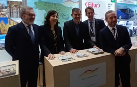 Tras la visita, la Secretaria de Estado de Turismo acompañada, entre otros, por Miguel Ángel Sanz, director general de Turespaña y Alberto Luque en representación de Rutas Culturales de España Tras la visita, la Secretaria de Estado de Turismo acompañada, entre otros, por Miguel Ángel Sanz, director general de Turespaña y Alberto Luque en representación de Rutas Culturales de España